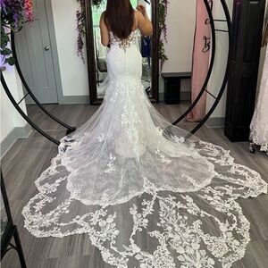 Elegant White Lace Wedding Dress